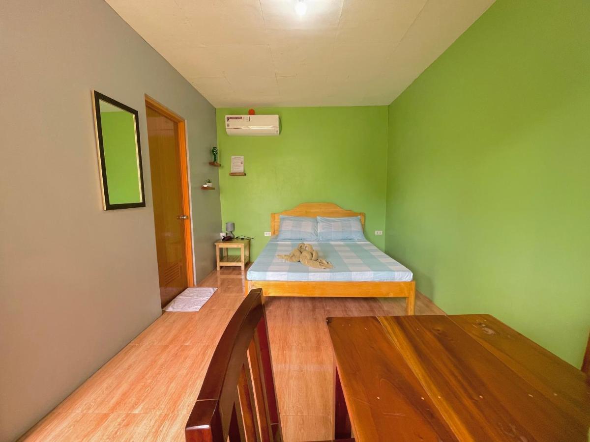 Ananas Guesthouse Moalboal Exterior photo