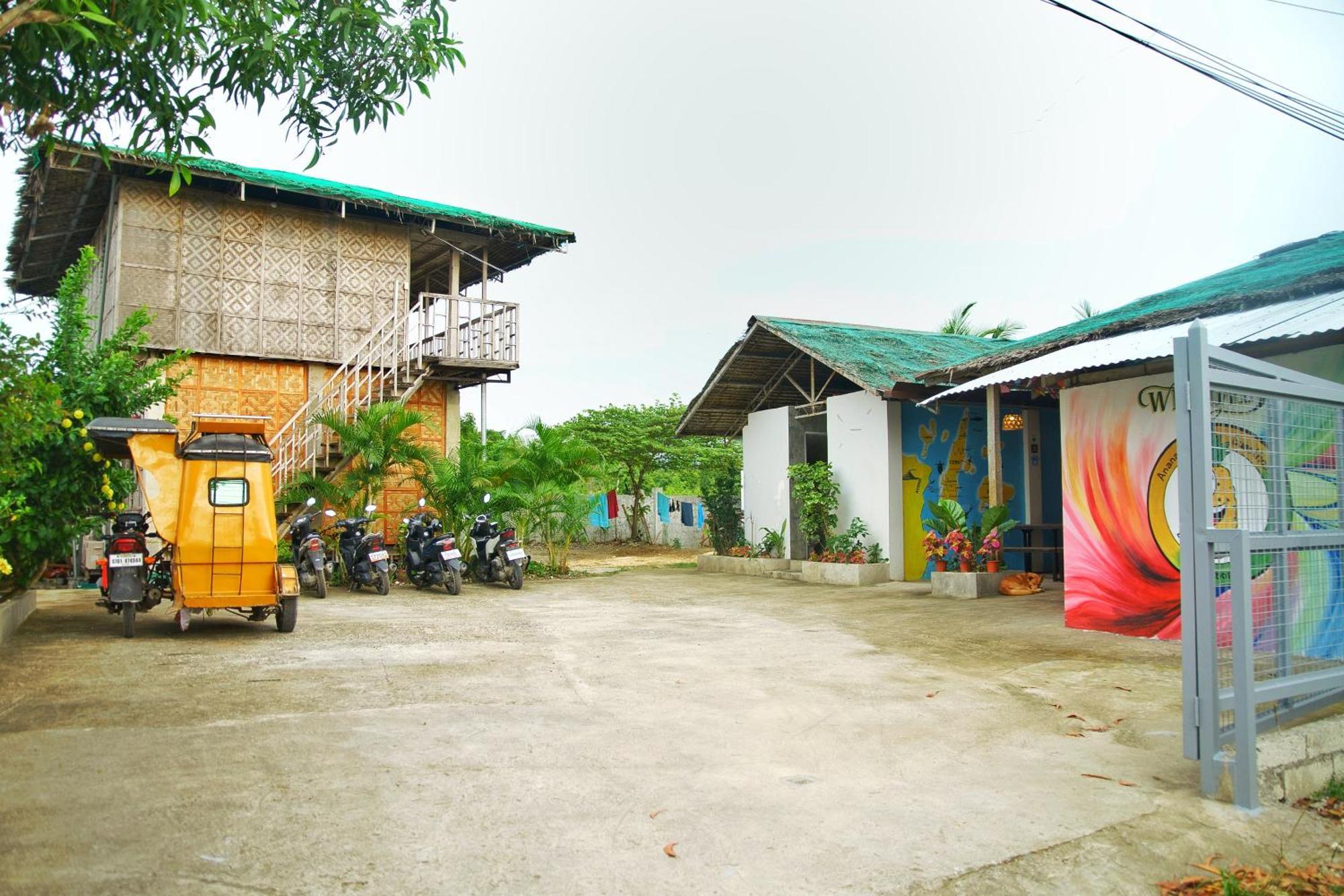 Ananas Guesthouse Moalboal Exterior photo
